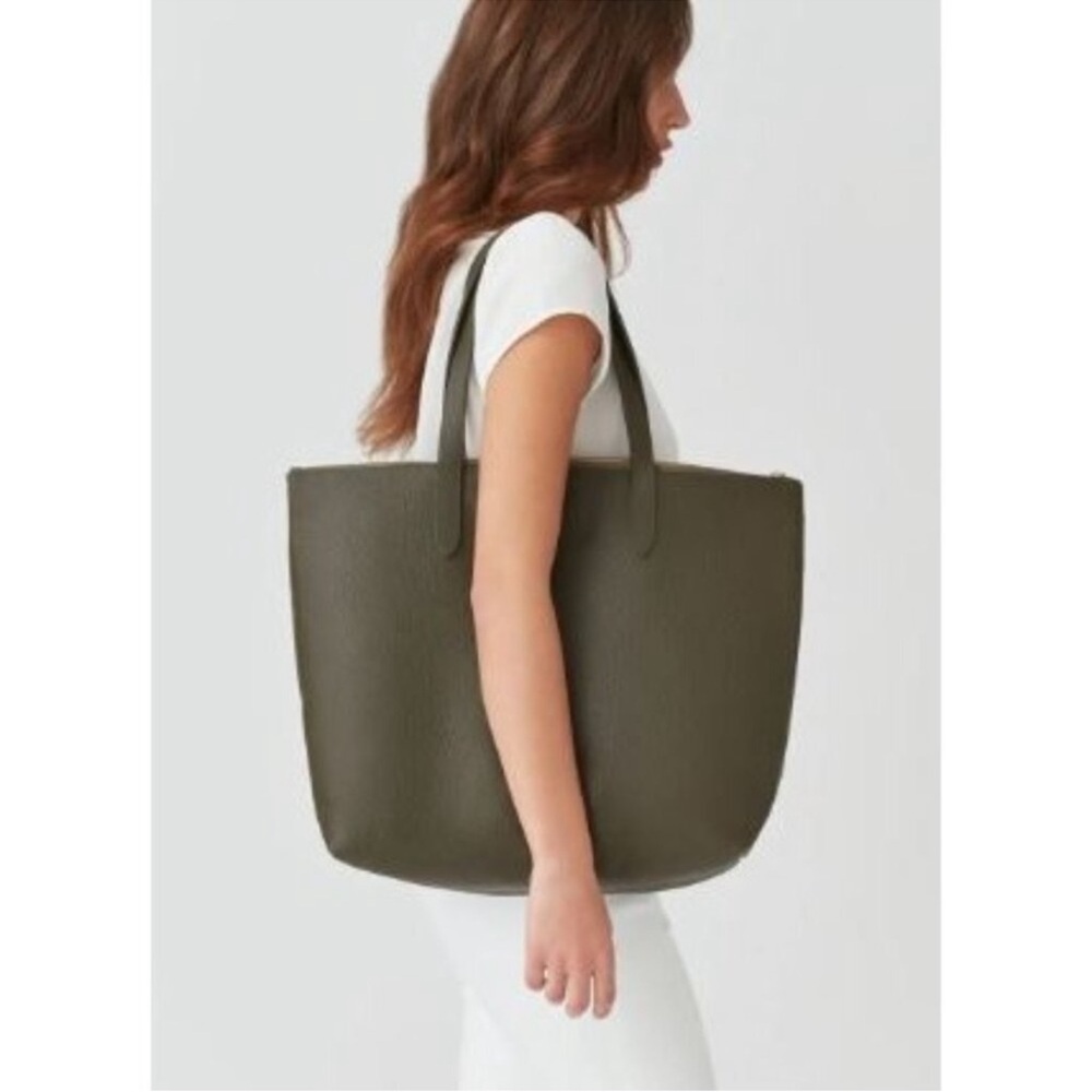 Cuyana Olive Green Zipper Tote WITH INSERT!